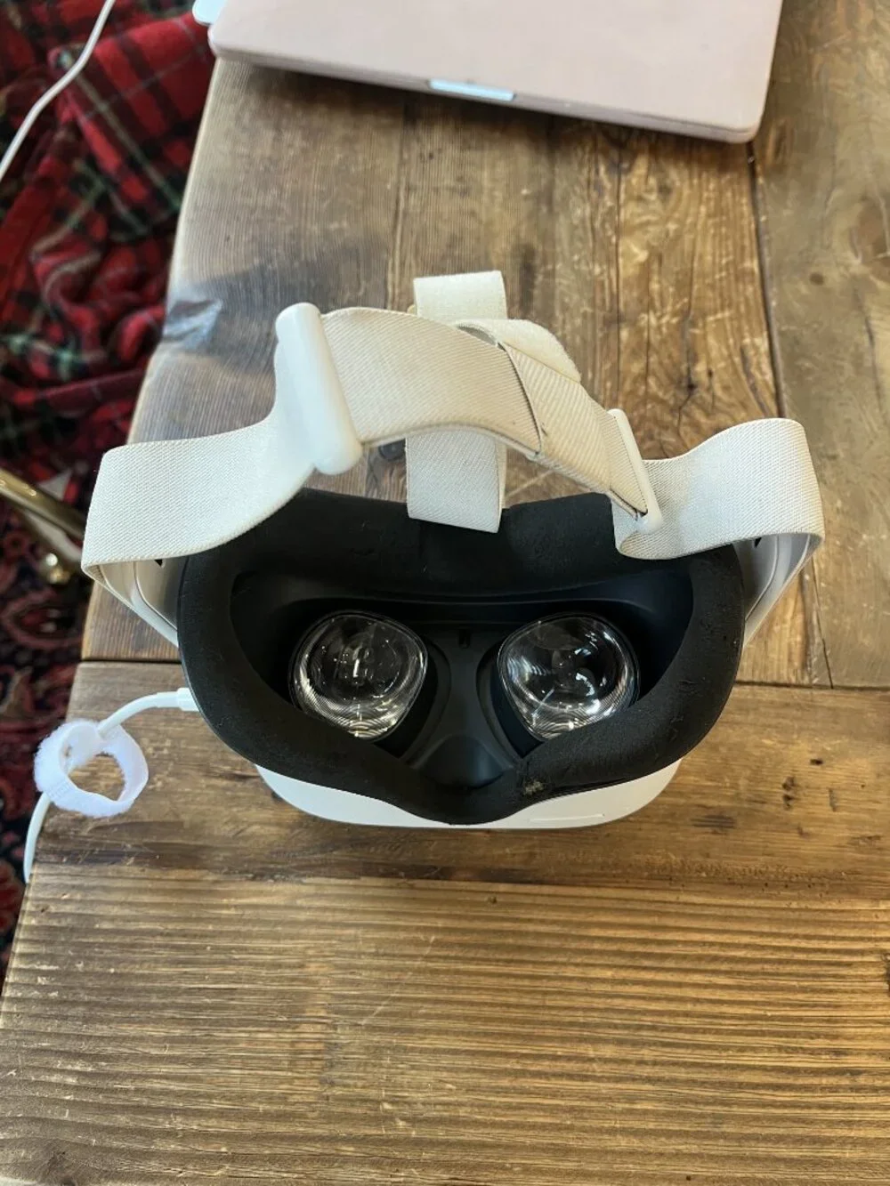 Meta Oculus Quest 2 Advanced All-In-One VR Headset - White (with case)